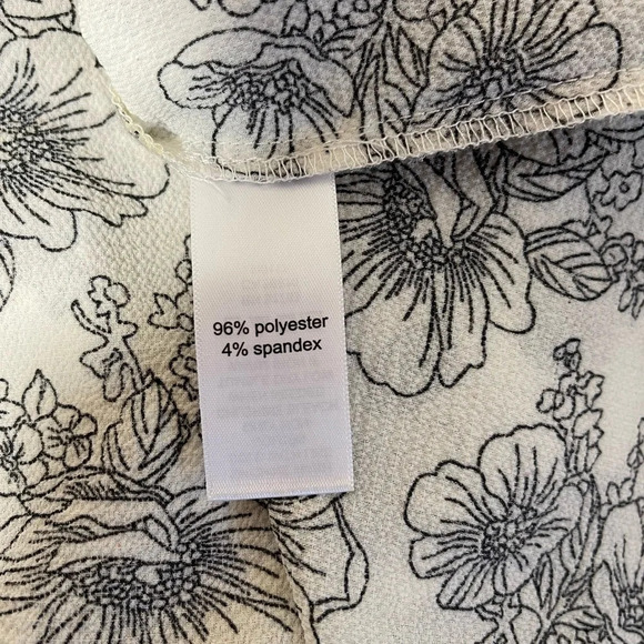 Maurices White & Black Floral Print Ruffle Off the Shoulder Top Medium Women’s - Picture 11 of 12